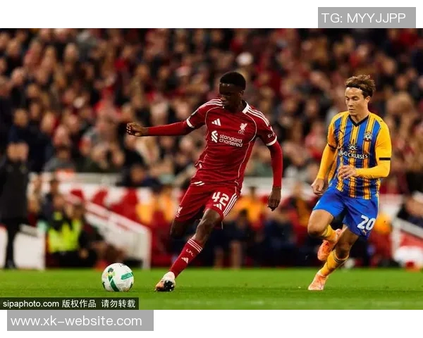 索博斯洛伊在欧冠对法兰克福的带球推进创单场纪录39次