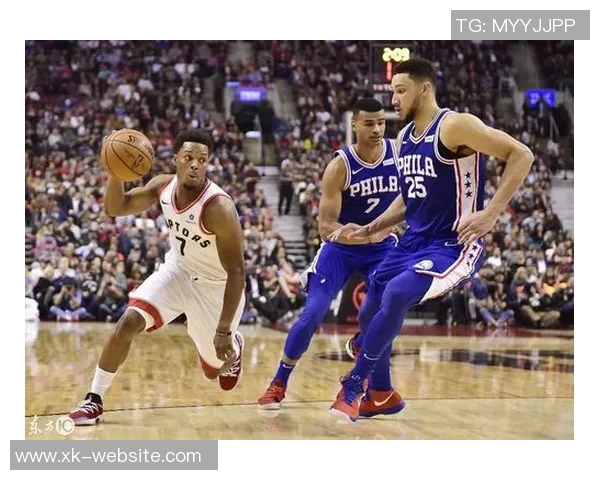 西蒙斯自信表达与拓荒双枪同场竞技的潜力并分享学习经历