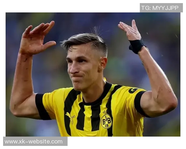 瓦茨克强调施洛特贝克续约重要性决定权在他手中理解多特精神 瓦茨克强调施洛特贝克续约重要性决定权在他手中理解多特精神