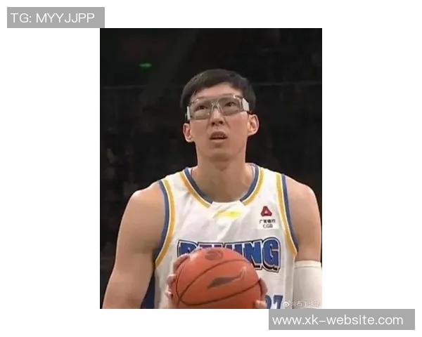 周琦进攻积极性不足全场仅出手四次贡献七分八篮板两助攻表现平淡 周琦进攻积极性不足全场仅出手四次贡献七分八篮板两助攻表现平淡